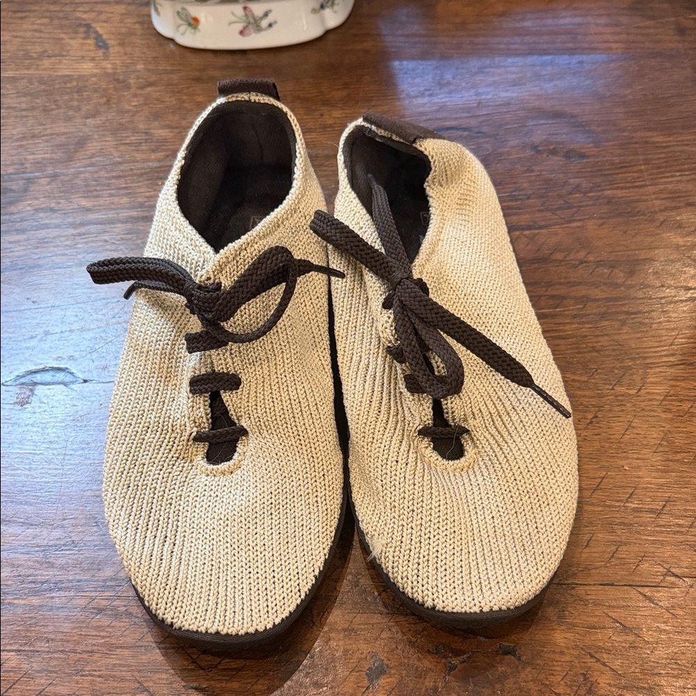 Arcopedico Beige Knit Shoe